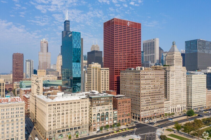 More Photos Of 81 E Van Buren St, Chicago Office For Lease