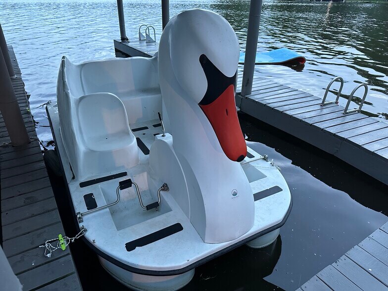 More Photos Of 5088 E Indiana Beach Rd, Monticello Hotel For Sale