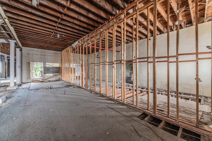 More Photos Of 1405 S Flores St, San Antonio Hospitality For Lease