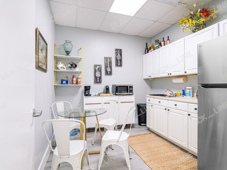 More Photos Of 2290-2298 W Airport Blvd, Sanford Flex For Sale
