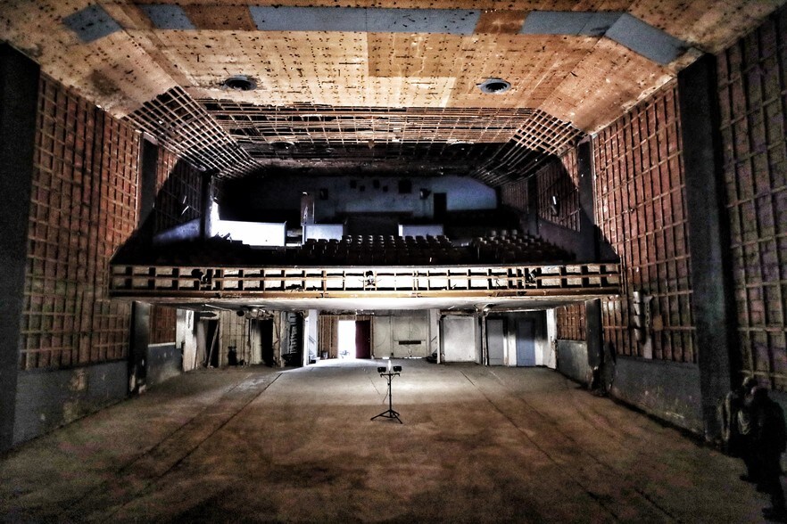 More Photos Of 3033 Hemphill St, Fort Worth Theater Concert Hall For Sale