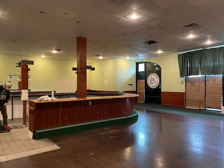 More Photos Of 199 Blue Ravine Rd, Folsom Freestanding For Lease