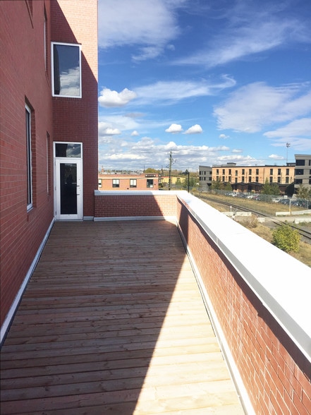 More Photos Of 2010 11th St SW, Calgary Office For Sale