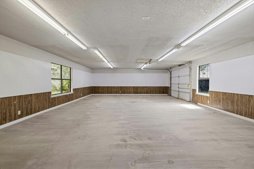 More Photos Of 3220 Farm-To-Market 2086, Temple Distribution For Lease