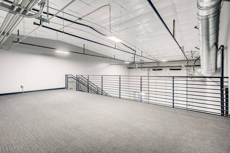 More Photos Of 7637 Fm 3009, Schertz Light Distribution For Sale