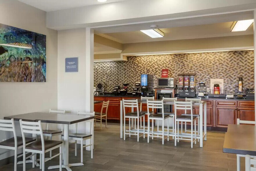 More Photos Of 820 Shoney's Dr, Ashburn Hotel For Sale