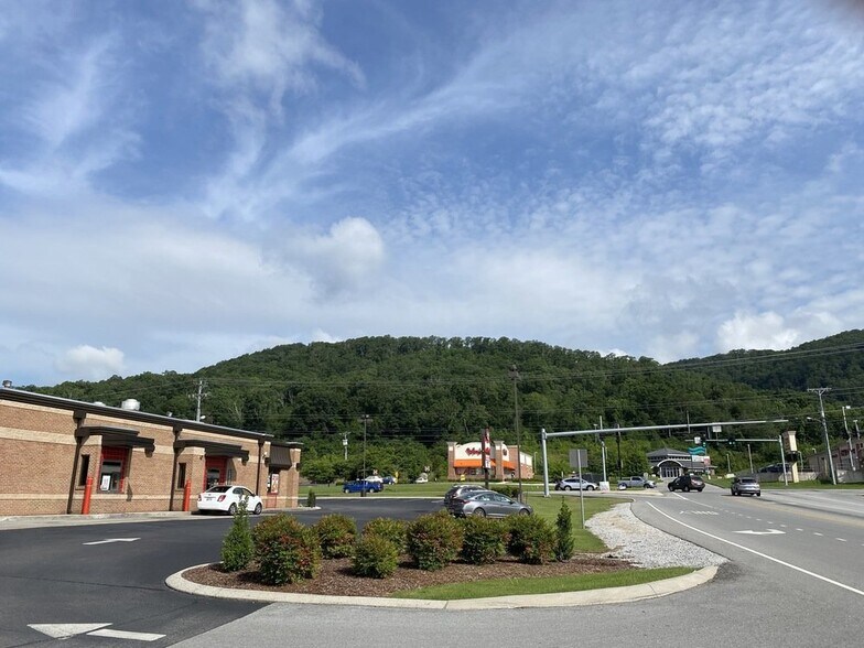 More Photos Of 124 Harrison Ln, Soddy Daisy Storefront Retail Office For Lease