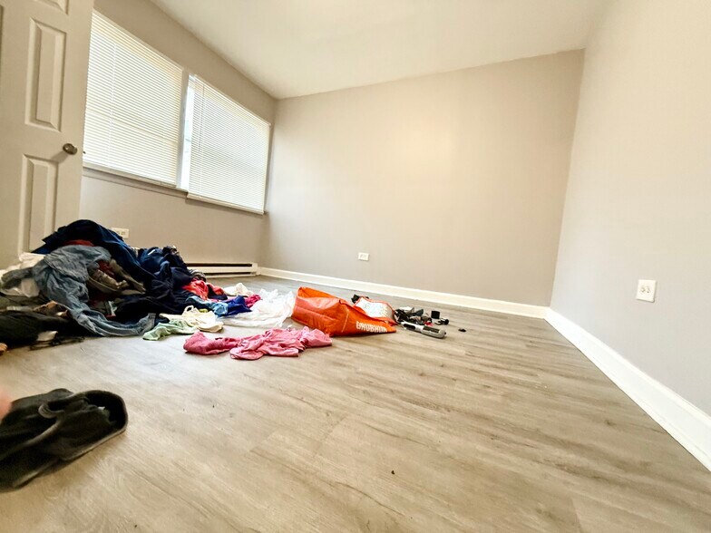 More Photos Of 2045 W Garfield Blvd, Chicago Apartments For Sale