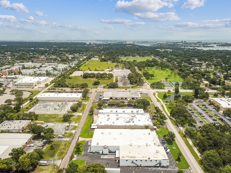 More Photos Of 2401 72nd St N, Saint Petersburg Manufacturing For Sale