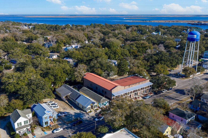 More Photos Of 414 N Howe St, Southport Office For Sale