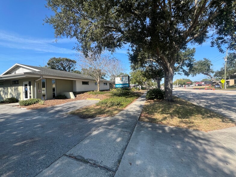 More Photos Of 5200 16th St N, Saint Petersburg Office For Lease