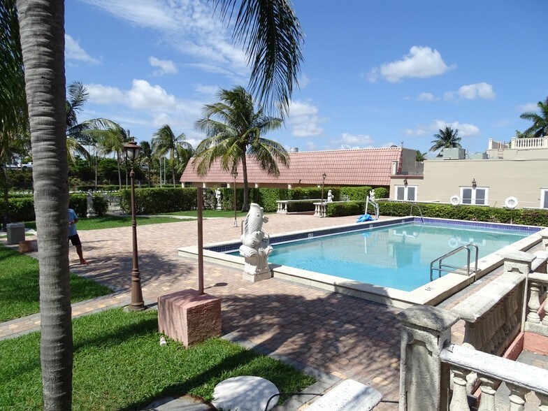 Primary Photo Of 16805 NW 12th Ave, Miami Hotel For Sale