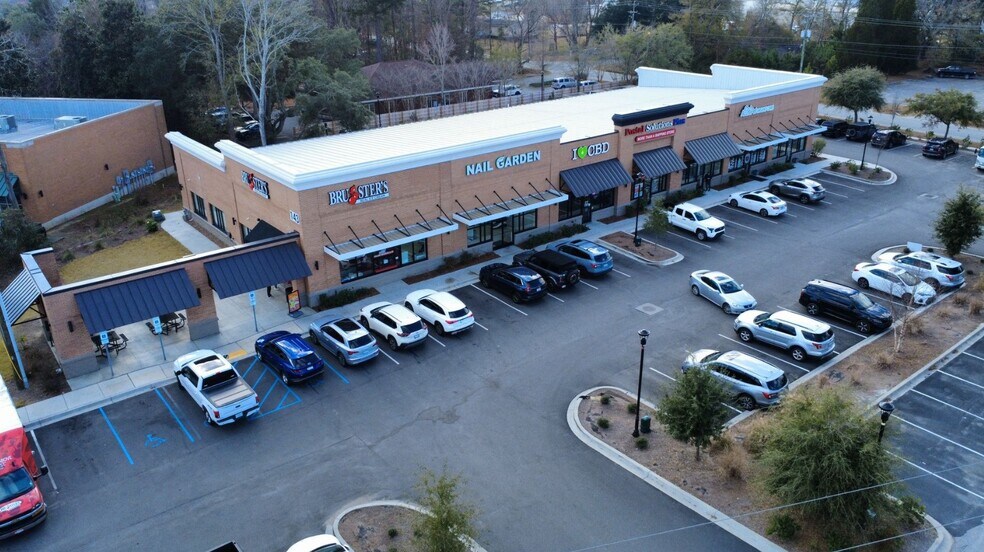 More Photos Of 143 Berkeley Cir, Summerville Storefront Retail Office For Lease