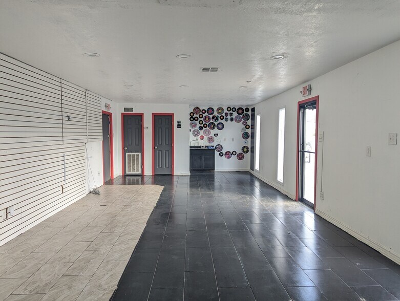 More Photos Of 5310 Eastex Fwy, Beaumont Freestanding For Sale