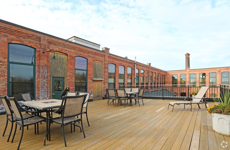 More Photos Of 55 Railroad St, Rochester Apartments For Lease