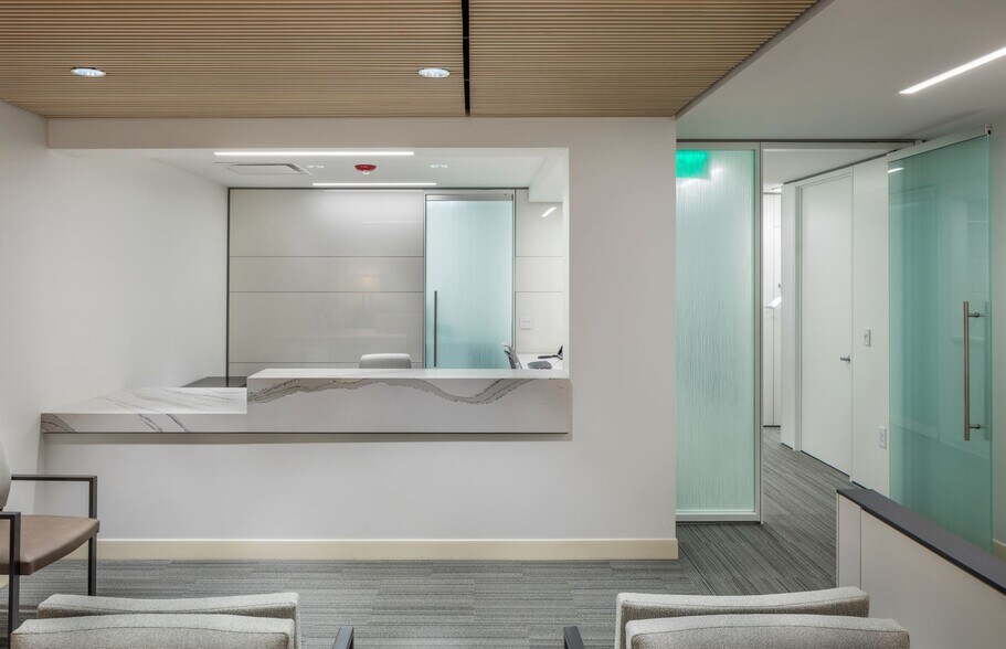 More Photos Of 4700 Belleview Ave, Kansas City Office For Lease