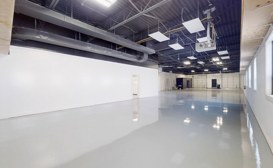 More Photos Of 11 Millwick Dr, Toronto Manufacturing For Lease