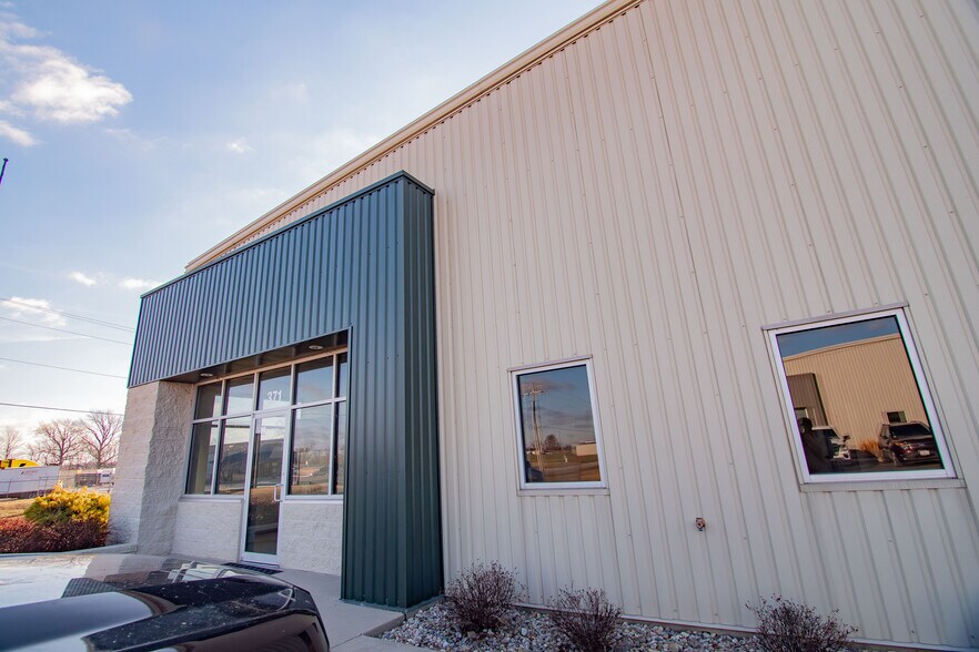 More Photos Of 371 Transpoint Dr, Dupo Warehouse For Lease