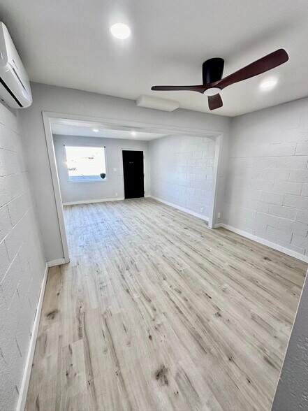 More Photos Of 9402 N 3rd Ave, Phoenix Warehouse For Lease