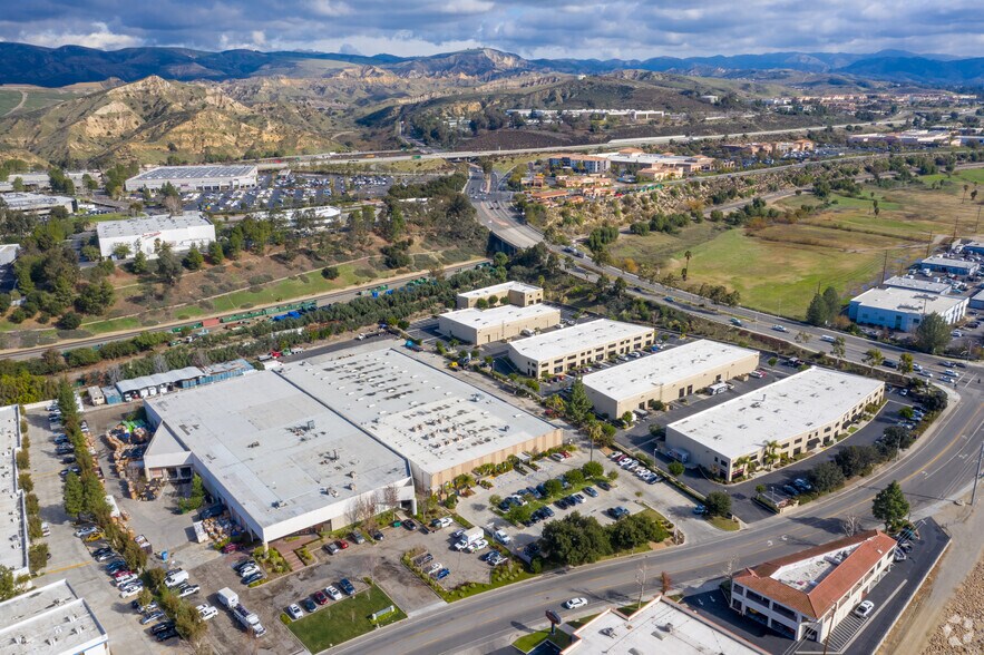 More Photos Of 45 W Easy St, Simi Valley Warehouse For Lease