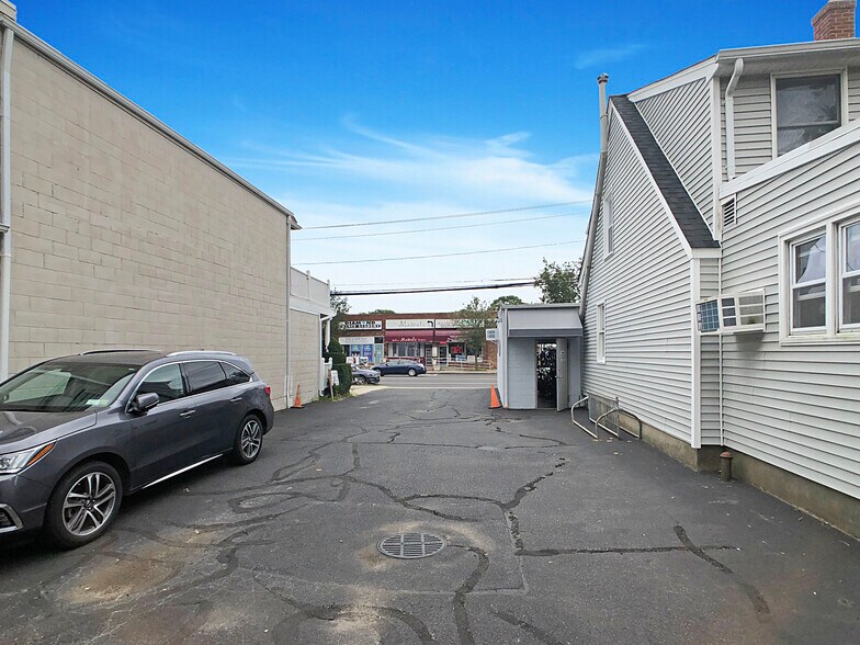 More Photos Of 270 Larkfield Rd, East Northport Storefront Retail Office For Sale