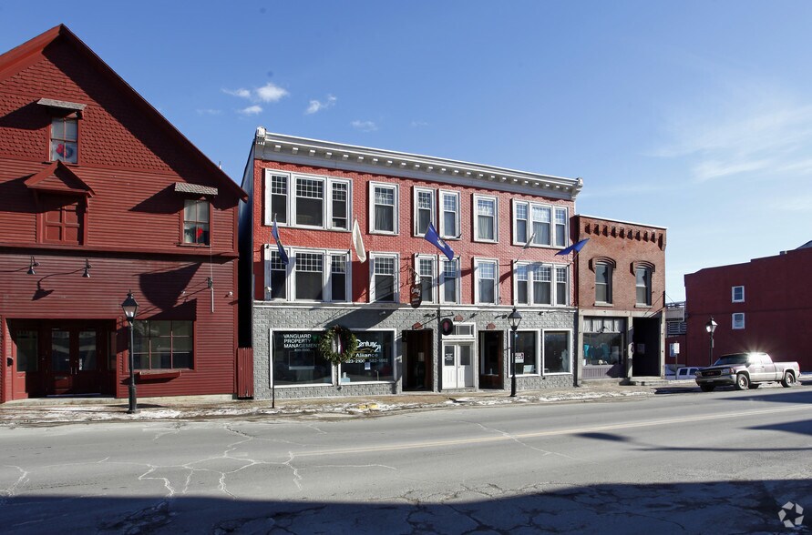 More Photos Of 104-106 Water St, Hallowell Storefront Retail Residential For Lease