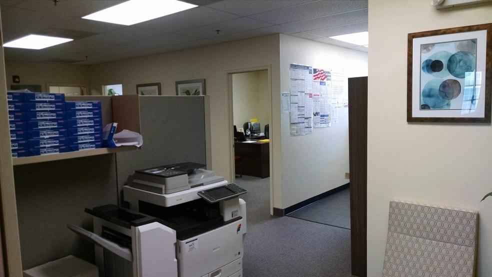 More Photos Of 601 7th St, Laurel Office For Lease