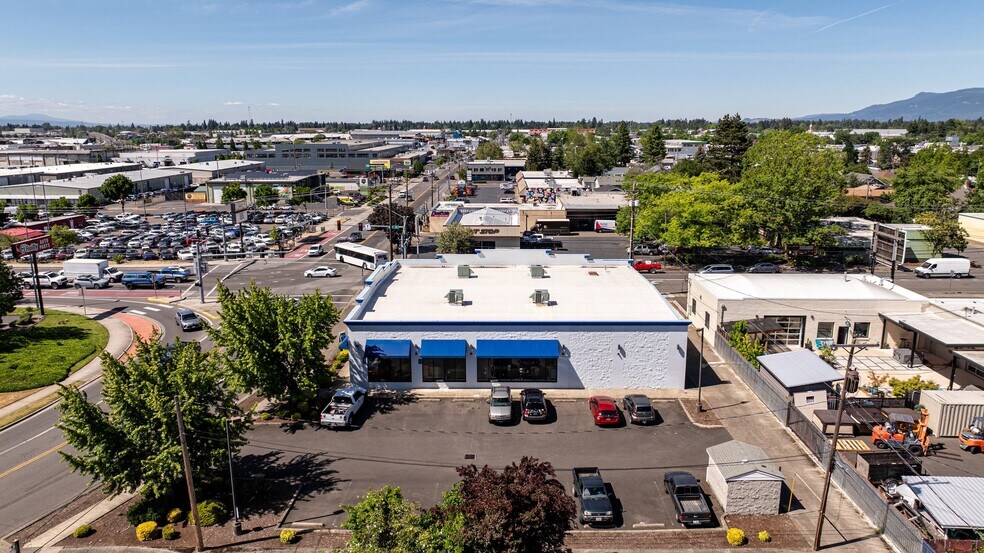 More Photos Of 1990 W 11th Ave, Eugene Freestanding For Sale