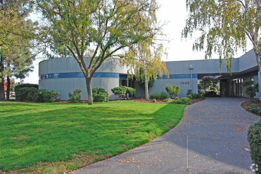 More Photos Of 1446 Ethan Way, Sacramento Office For Lease