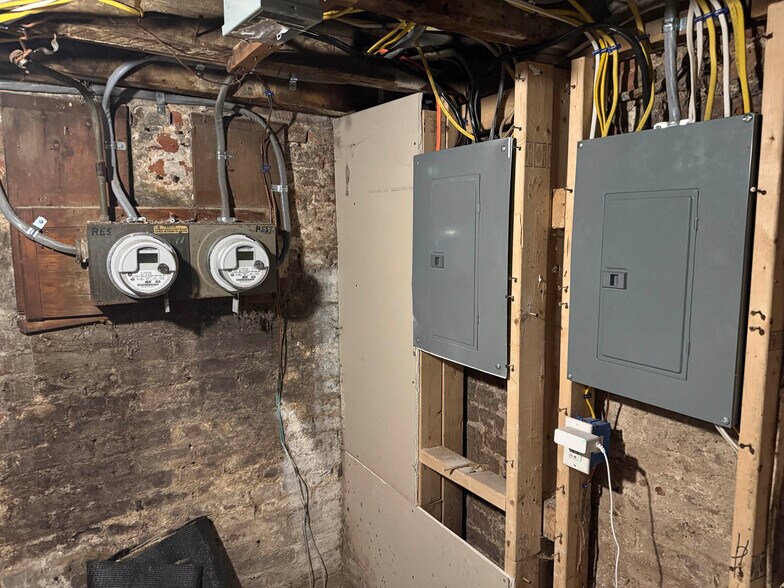 More Photos Of 2527 Greenmount Ave, Baltimore Loft Creative Space For Lease