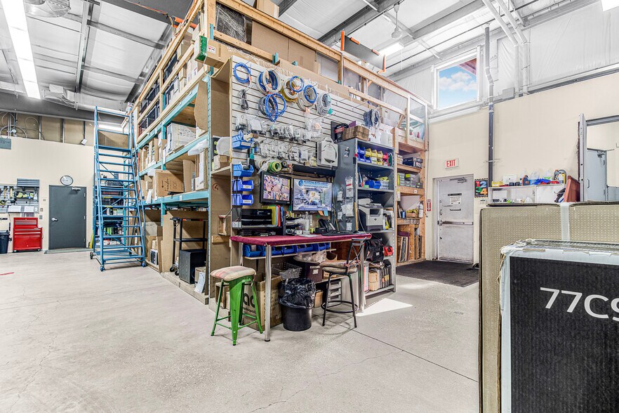 More Photos Of 126 Iber Rd, Ottawa Showroom For Sale