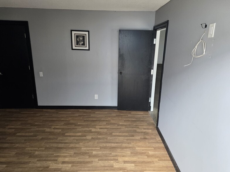 More Photos Of 20081-20091 Industrial Ave, Langley Warehouse For Lease