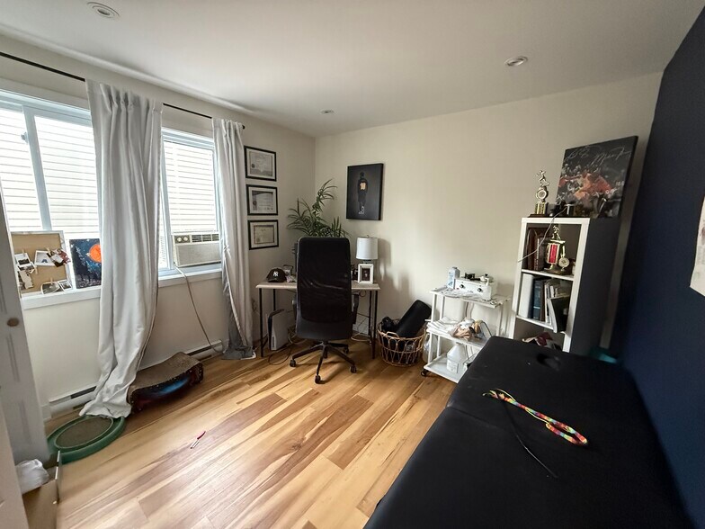 More Photos Of 8844 Rue Waverly, Montréal Multifamily For Sale
