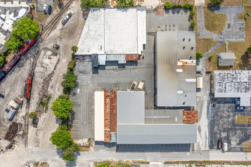 More Photos Of 1118 N Magnolia Ave, Ocala Warehouse For Sale