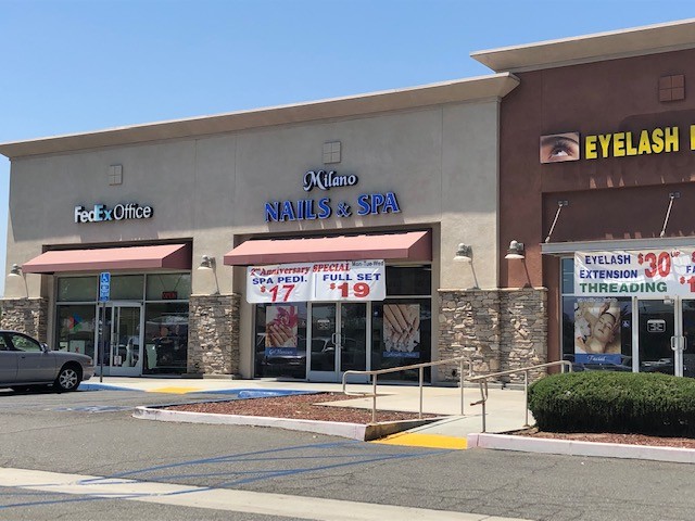 Primary Photo Of 3000-3024 W Florida Ave, Hemet Freestanding For Lease