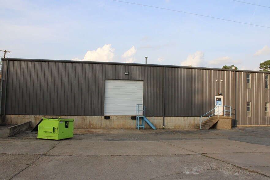 More Photos Of 6112 Patterson Rd, Little Rock Light Distribution For Sale