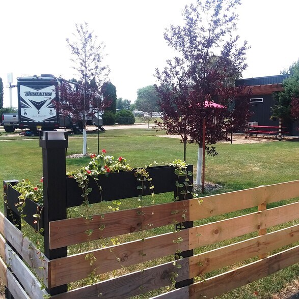 More Photos Of 1313 W Cherry St, Vermillion Hotel For Sale