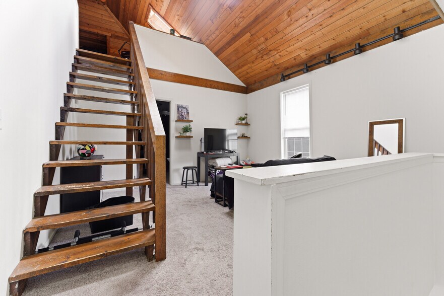 More Photos Of 526 W 1st Ave, Columbus Multifamily For Sale