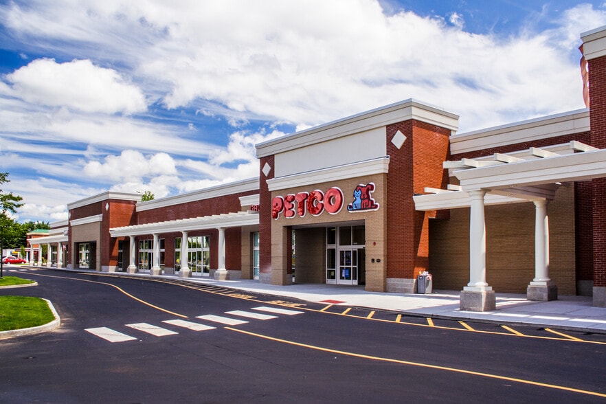 More Photos Of 1095 Kennedy Rd, Windsor Unknown For Lease