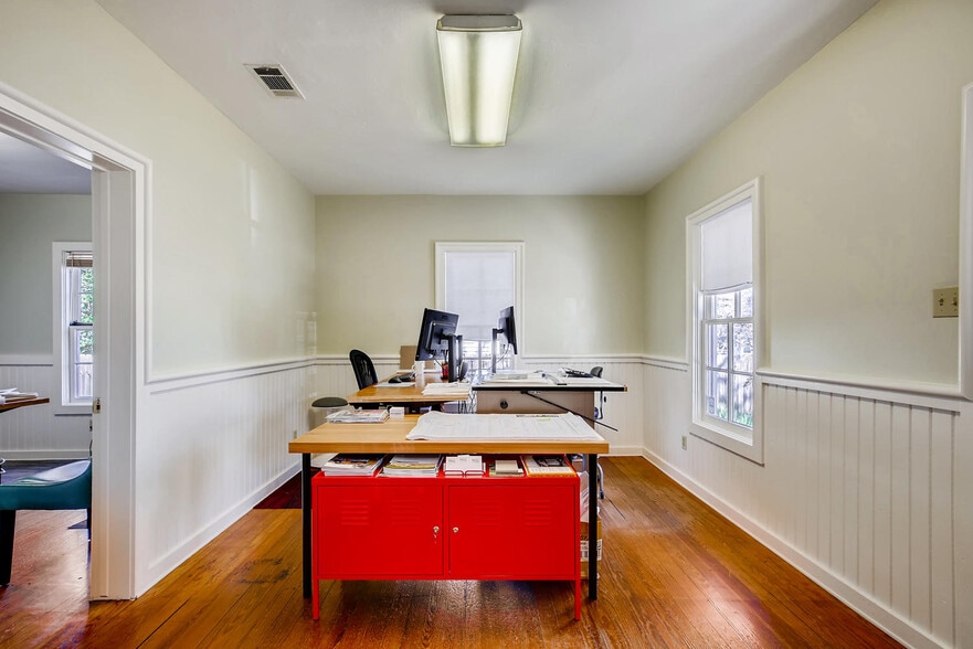 More Photos Of 2118 Oxford St, Austin Office For Lease