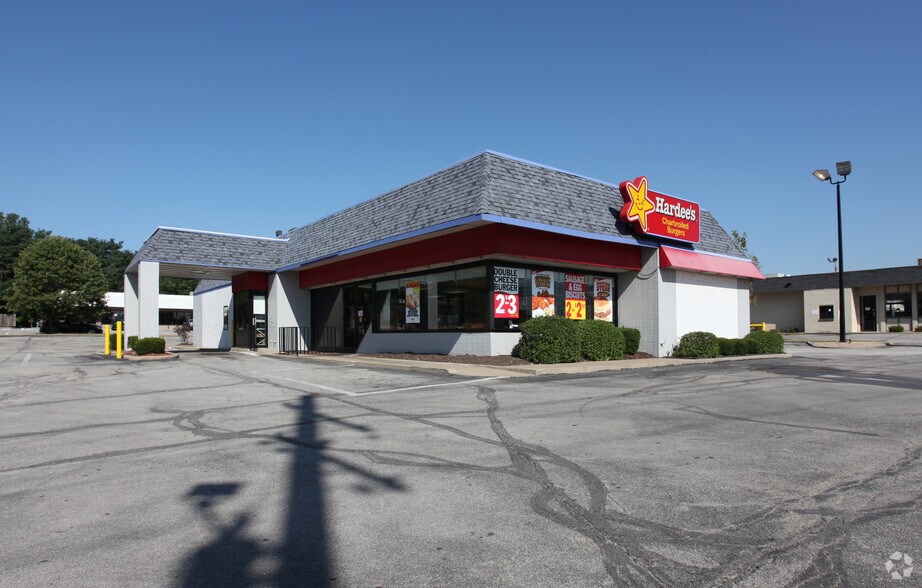 Primary Photo Of 8170 NW Prairie View Rd, Kansas City Fast Food For Sale