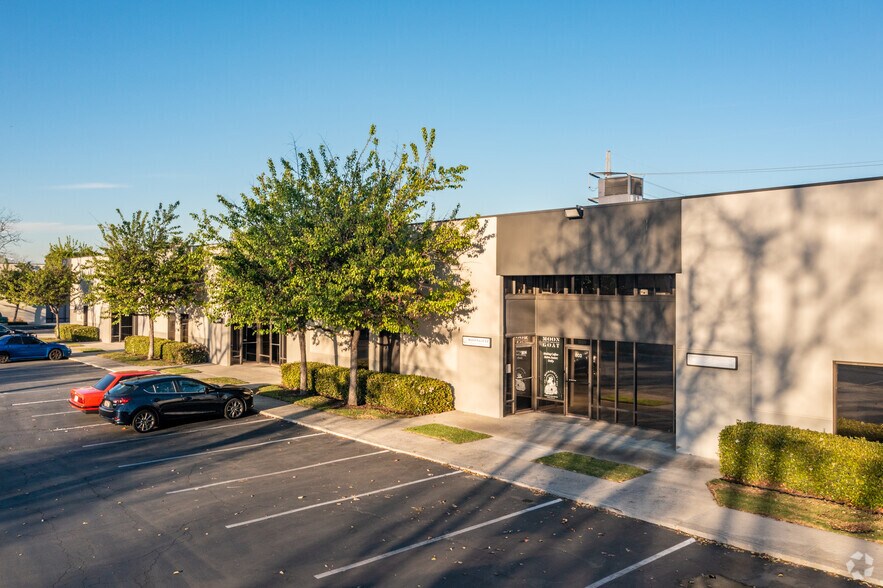 Primary Photo Of 3609 W MacArthur Blvd, Santa Ana Manufacturing For Lease