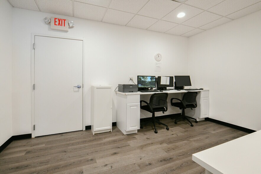 More Photos Of 570-572 Boston Post Rd, Milford Storefront Retail Office For Sale