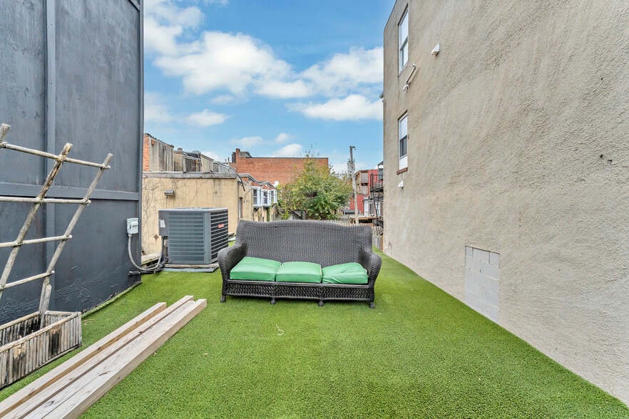 More Photos Of 1500 W Baltimore St, Baltimore Storefront Retail Residential For Sale