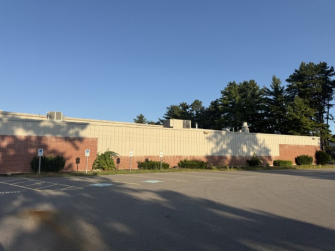 More Photos Of 9 A Columbia Dr, Amherst Manufacturing For Lease