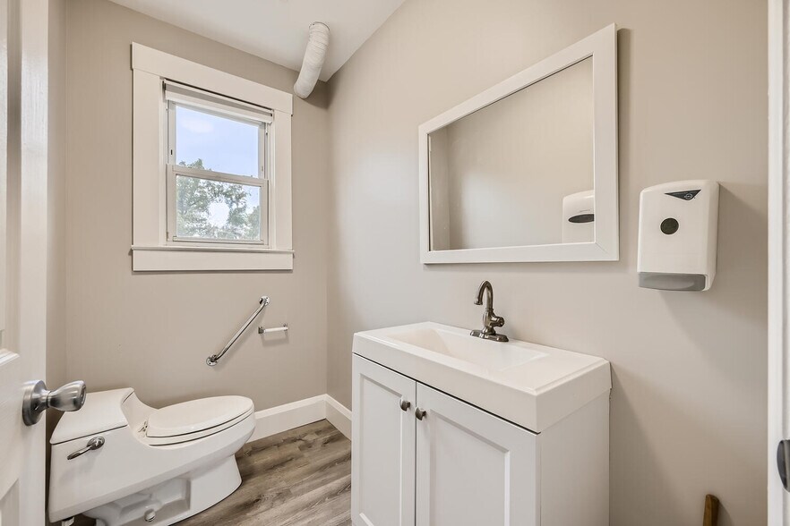 More Photos Of 1805 E Joppa Rd, Towson Office For Sale