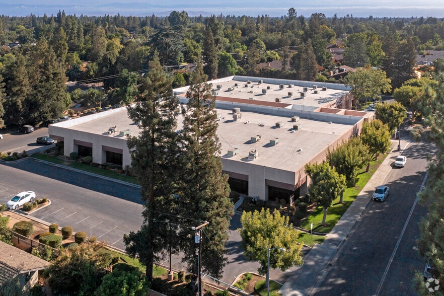 More Photos Of 2520-2540 W Shaw Ln, Fresno Office For Lease