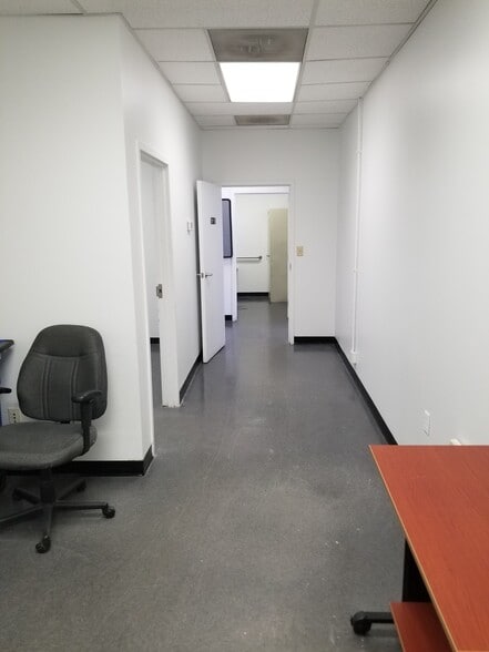 More Photos Of 6301-6313 Stage Rd, Memphis Storefront Retail Office For Sale