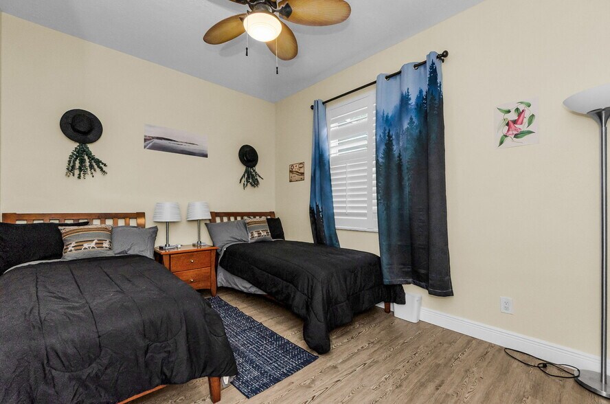 More Photos Of 11748 La Madera Blvd, Port Richey Office For Sale