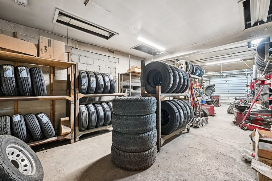 More Photos Of 15970 S Golden Rd, Golden Auto Dealership For Sale